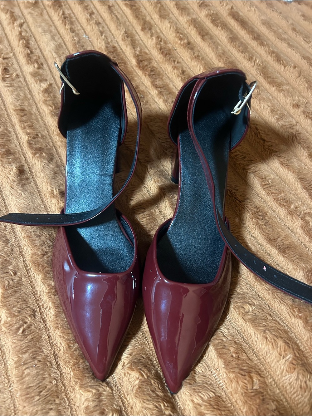 Classic Pointed Ankle-Strap Pumps in Deep Burgundy